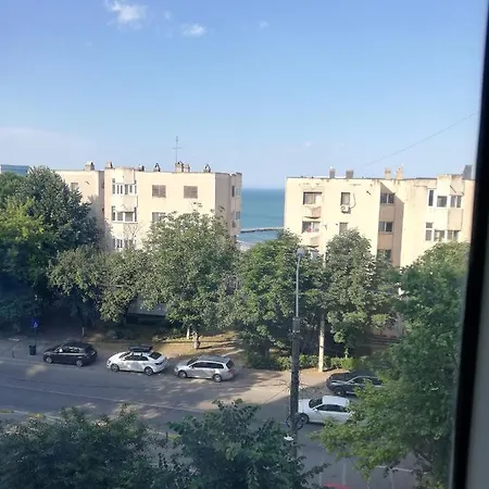 Neversea Beachfront 2 Bedroom *