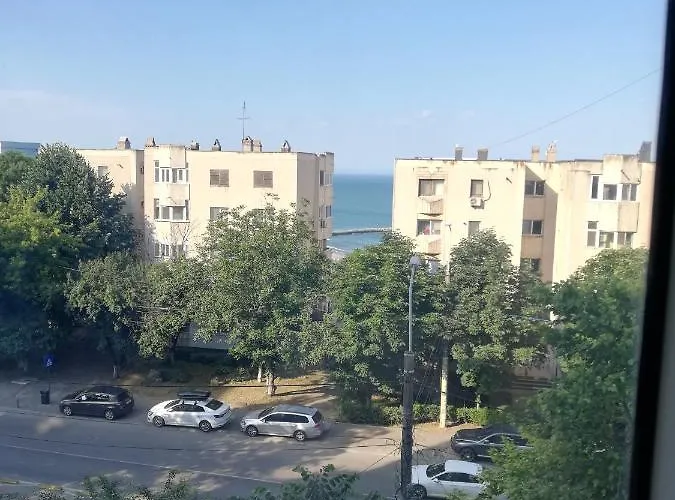 Neversea Beachfront 2 Bedroom *