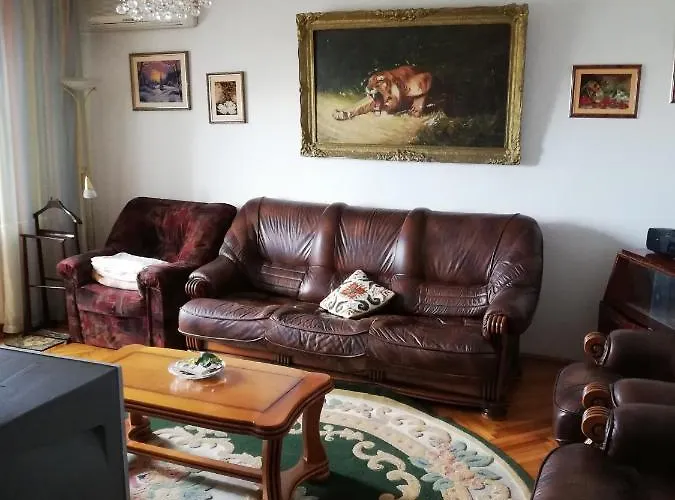 Neversea Beachfront 2 Bedroom Constanţa